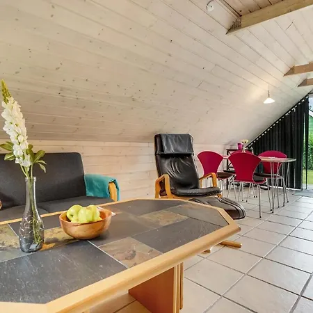 1 Bedroom Stunning In Holiday home Grindsted