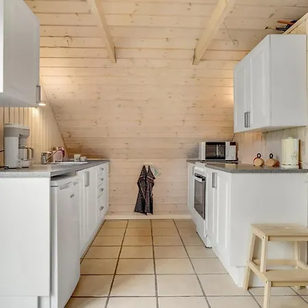 Amazing In With Kitchen * غريندستيد