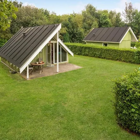 度假居 1 Bedroom Stunning In *